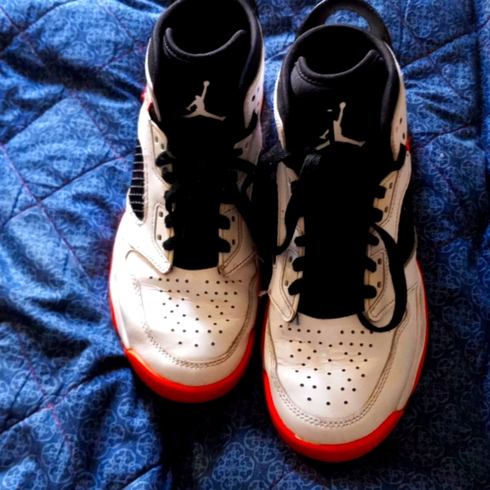 Air jordan mars ys 7 fits woman 7.5 -8